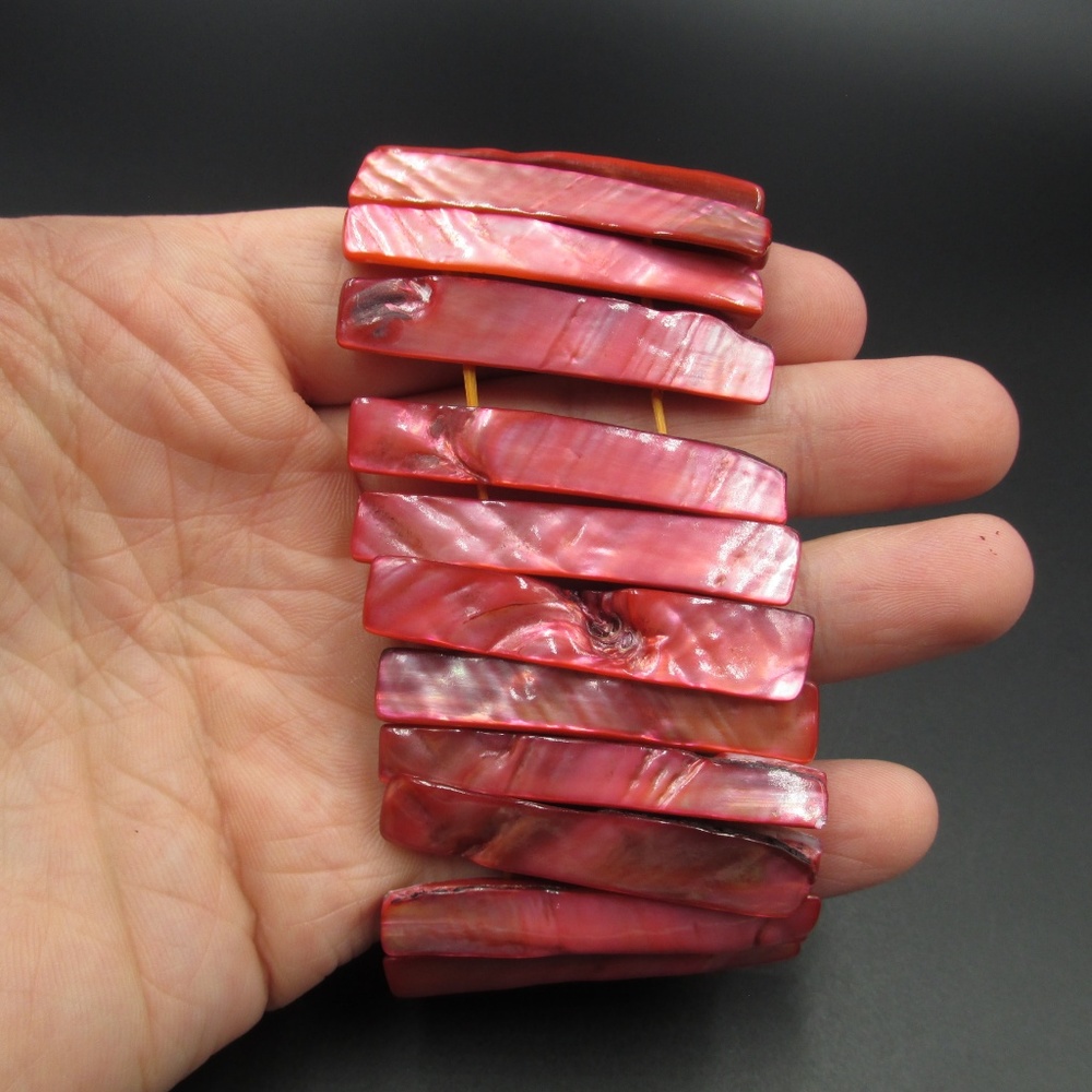 Vintage Red Shell Expandable Bracelet - Picture 5 of 5